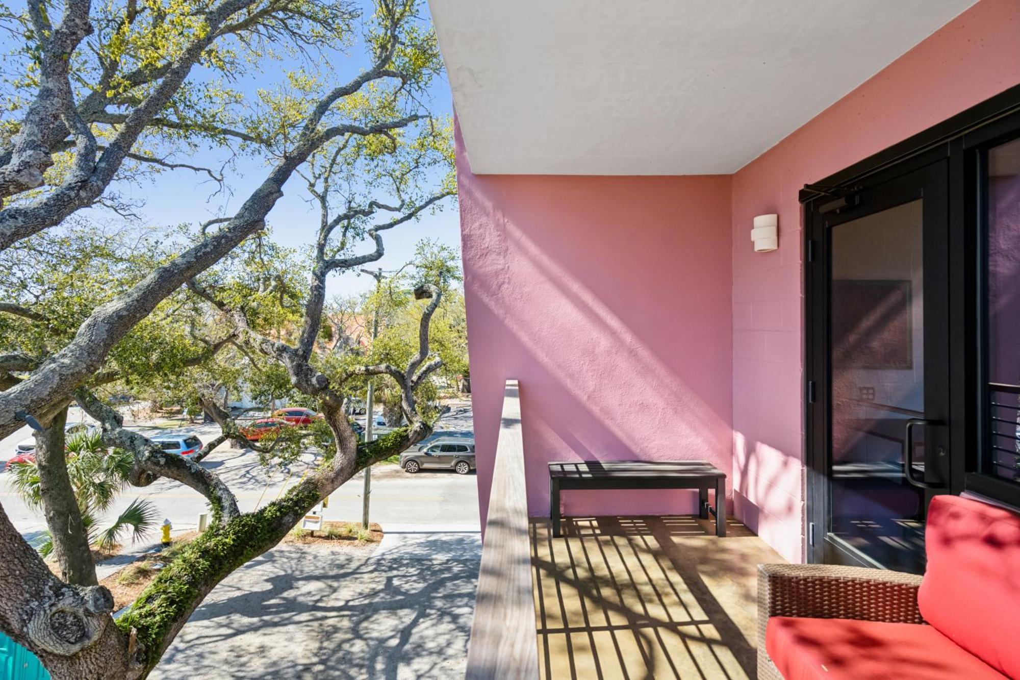 Boutique Vera Hotel In The Heart Of Folly Beach Exterior photo