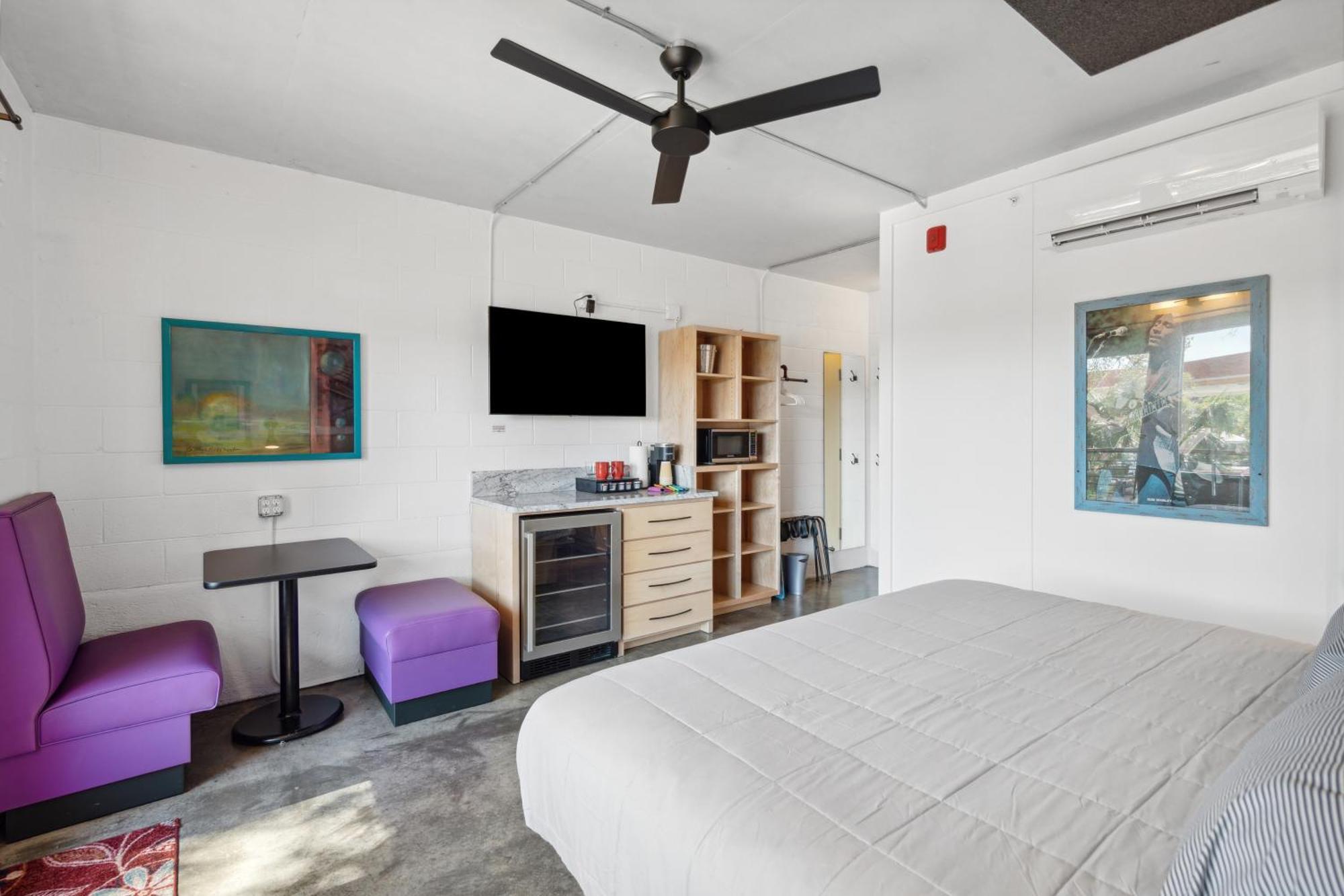 Boutique Vera Hotel In The Heart Of Folly Beach Exterior photo