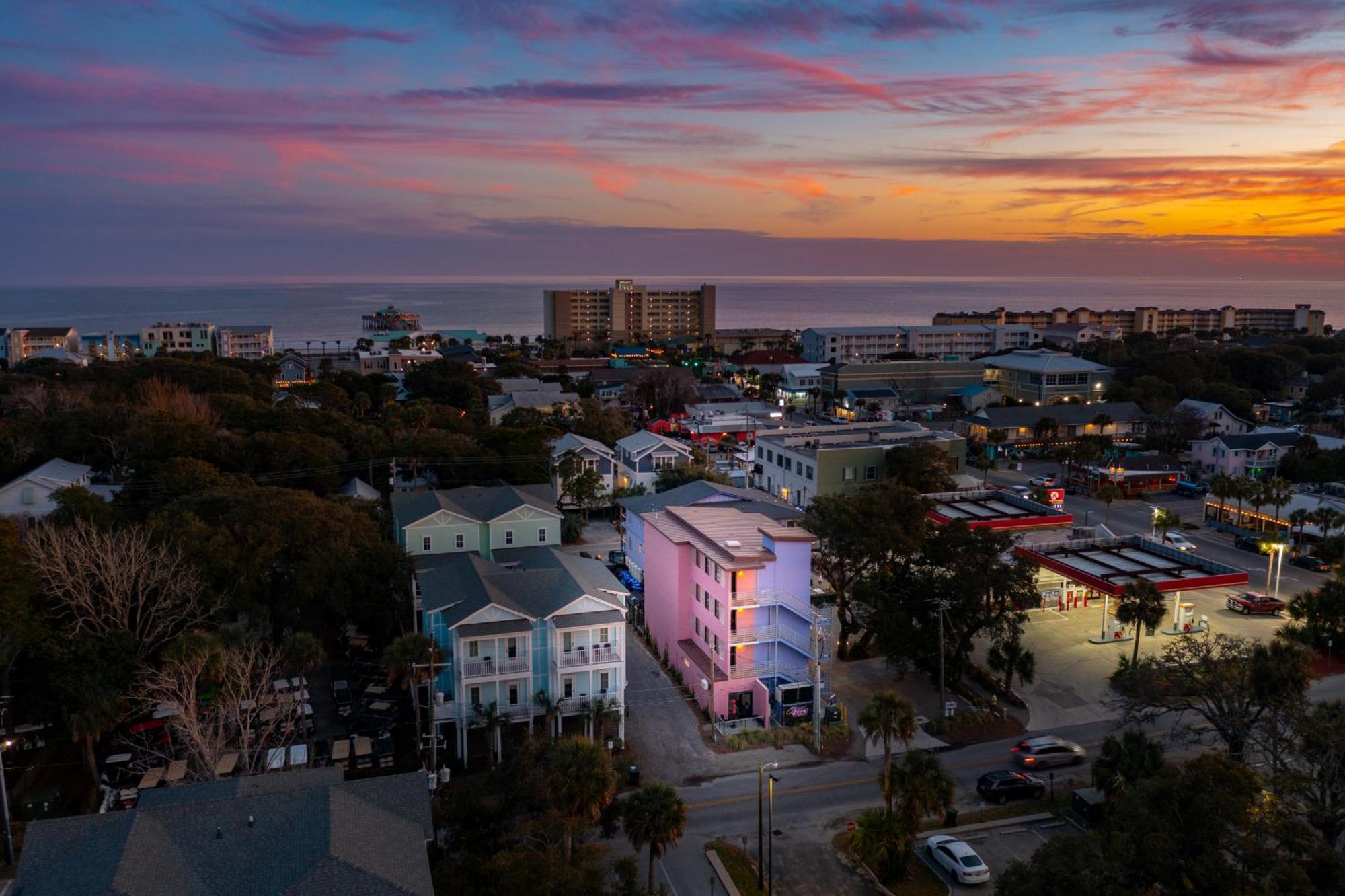 Boutique Vera Hotel In The Heart Of Folly Beach Exterior photo