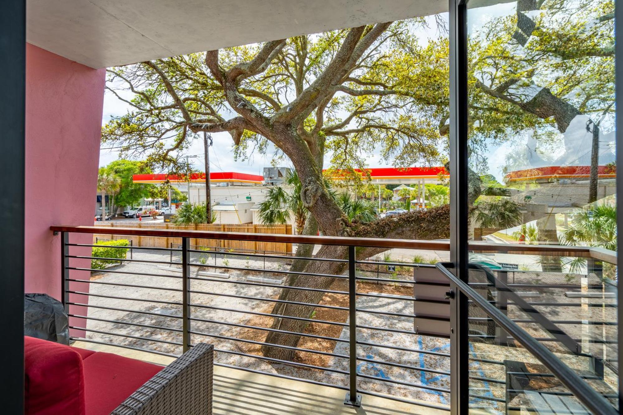 Boutique Vera Hotel In The Heart Of Folly Beach Exterior photo