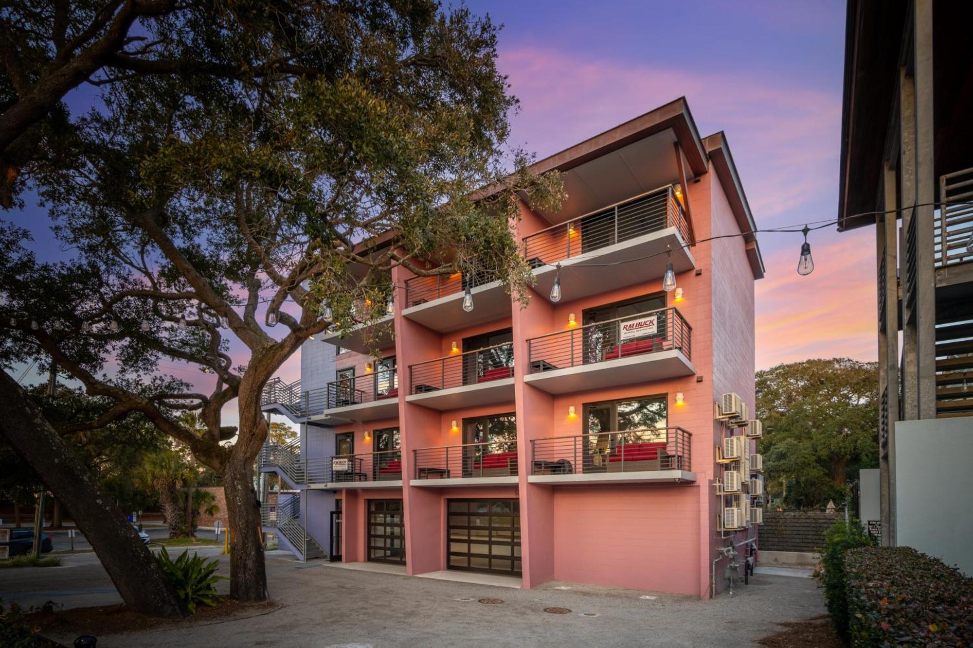 Boutique Vera Hotel In The Heart Of Folly Beach Exterior photo