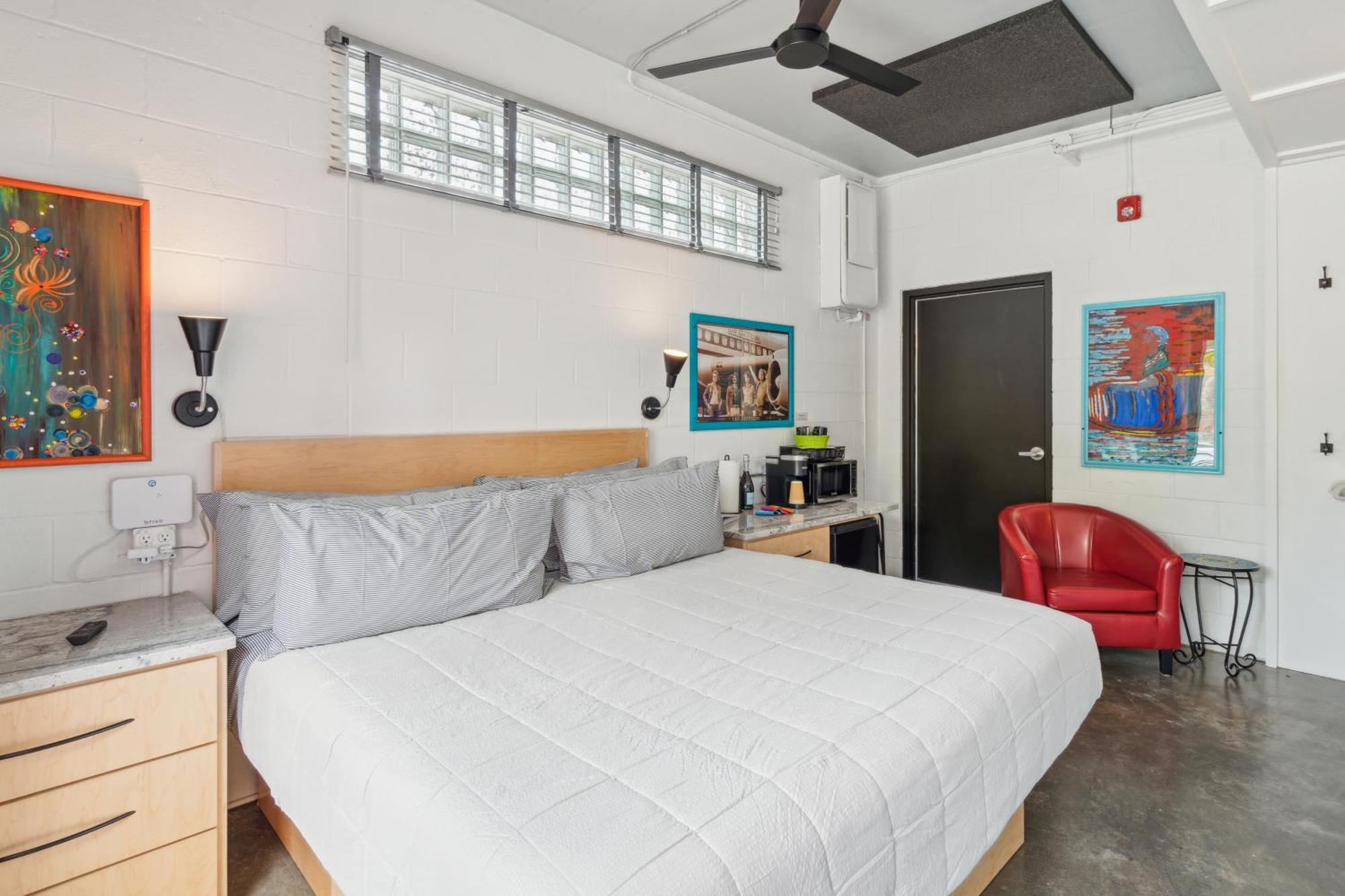 Boutique Vera Hotel In The Heart Of Folly Beach Exterior photo